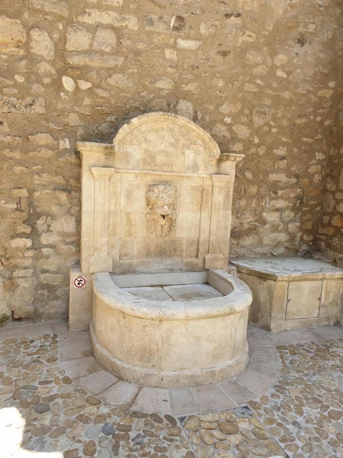 Les Estrelles Daire Saint-Rémy-de-Provence Dış mekan fotoğraf